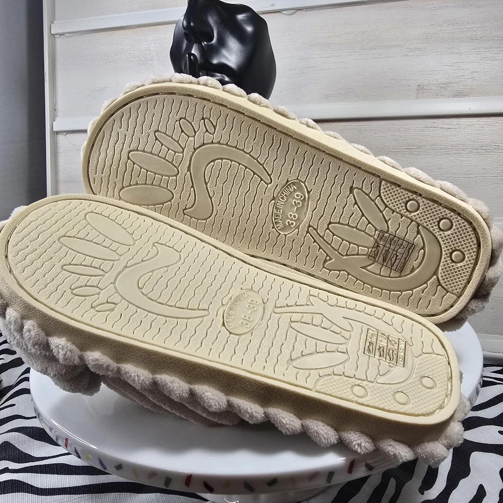 Luxurious Cream house slippers
